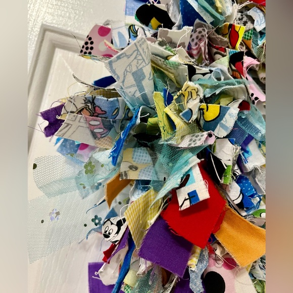 18” Handmade Disney Characters Rag Wreath - Disney Fabrics - Picture 2 of 7